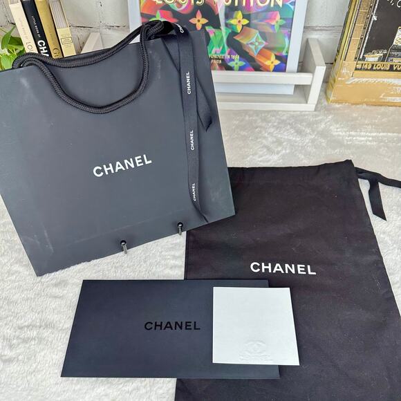 CHANEL Dust Bag, Shopping Bag, note paper, envelope and ribbon gift packaging - Picture 2 of 6